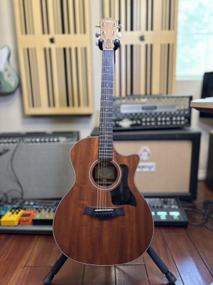 Taylor 324ce