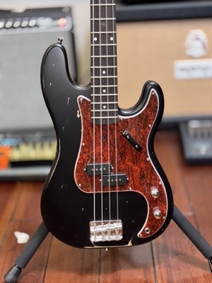 Fender Precision Bass Vintage Relic 1962 (Alder) (Angle 2)