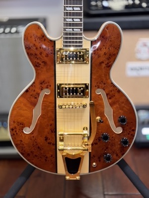 Gibson ES-335 (Bigsby) (Angle 2)