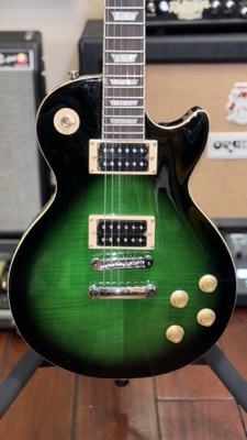 Gibson Les Paul Replica (Green) (Angle 2)