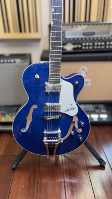 Gretsch Nashville Replica (Angle 2)