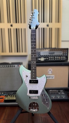 Novo-Style Replica (Green)