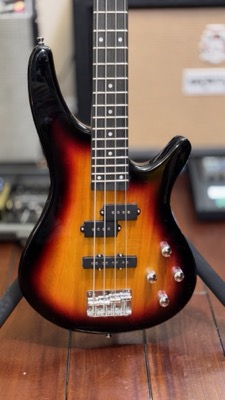 P-Bass Replica (Sunburst) (Angle 2)